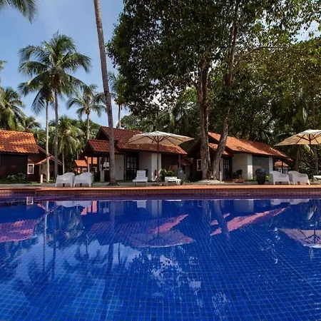 Adena Beach Resort Kuantan Exterior photo