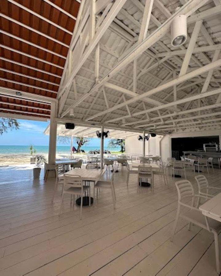 Adena Hotel 3*