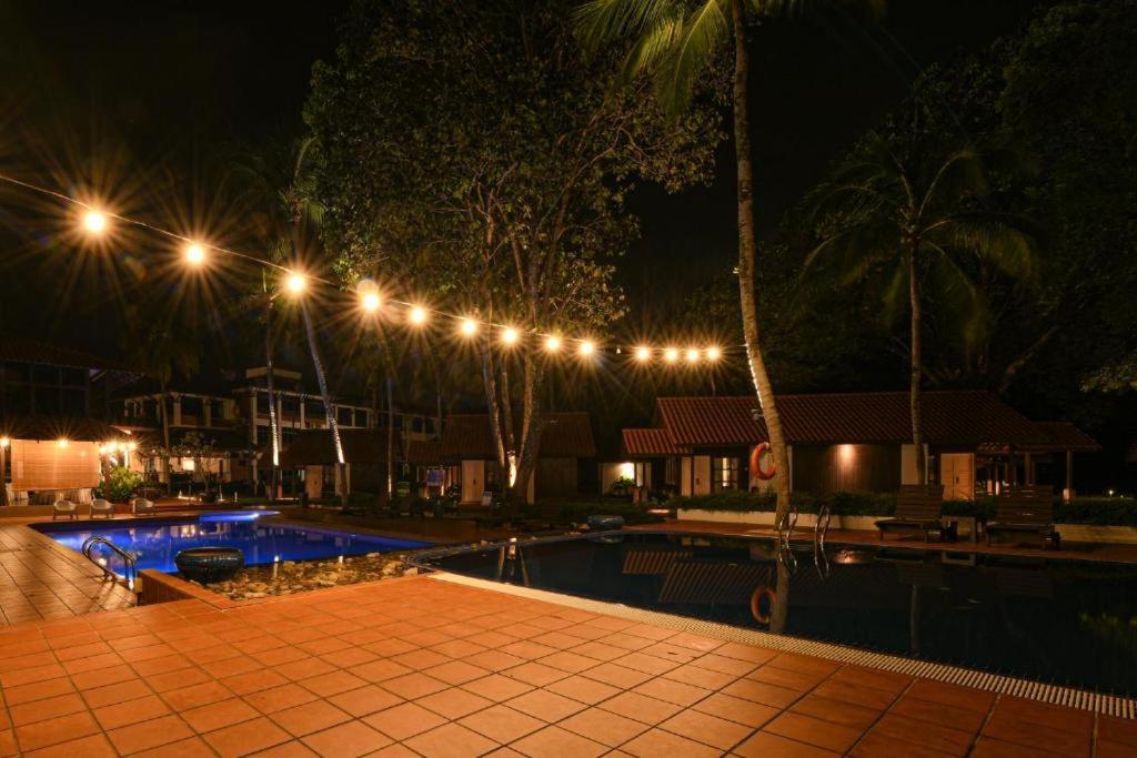 Hotel Adena 3*