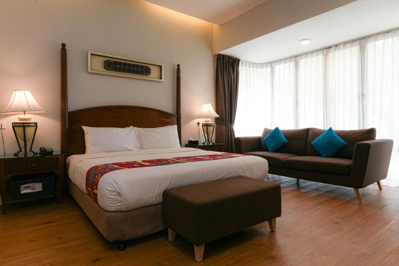 Adena Hotel 3*
